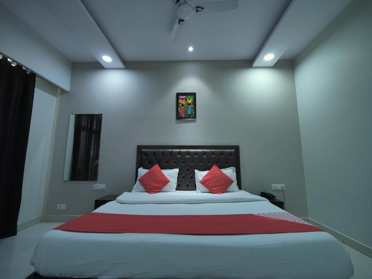 Hotel Kailash Mansarovar And Banquet Hall Bareilly Exteriér fotografie